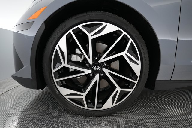2024 Hyundai IONIQ 6 — photo 13 of 21