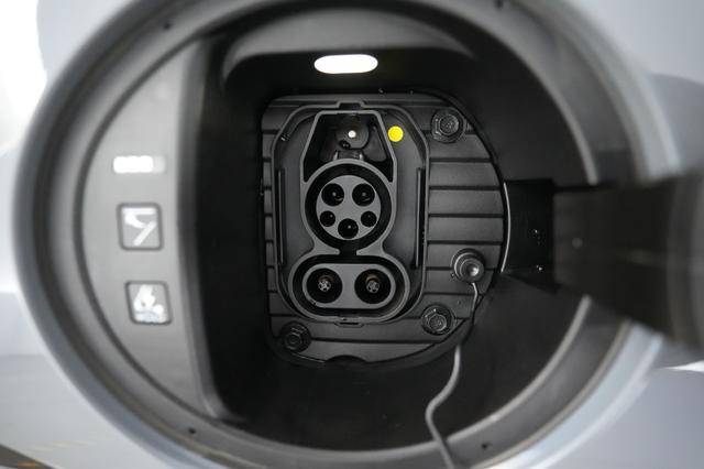2024 Hyundai IONIQ 6 — photo 8 of 21