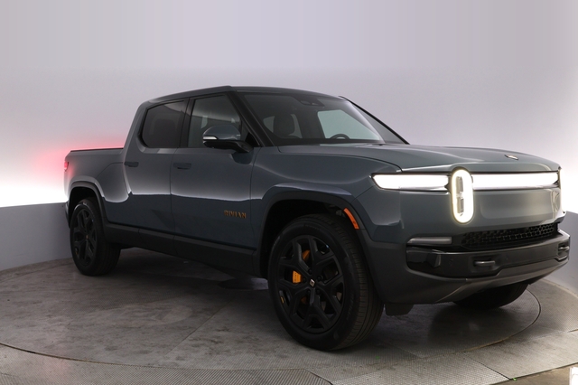 2025 Rivian R1T