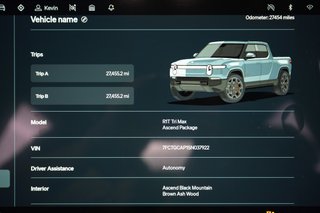 2025 Rivian R1T — photo 5 of 24
