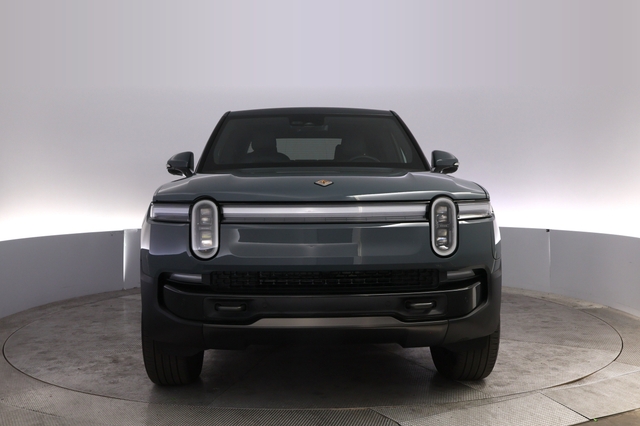 2025 Rivian R1T