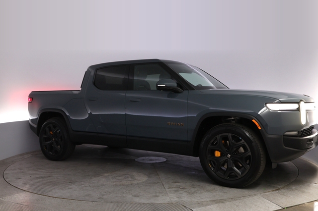 2025 Rivian R1T
