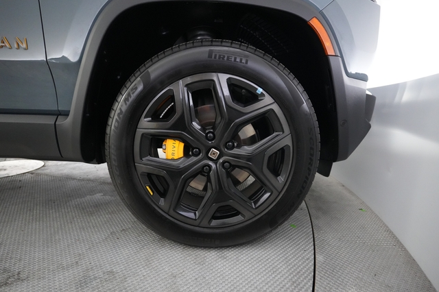 2025 Rivian R1T