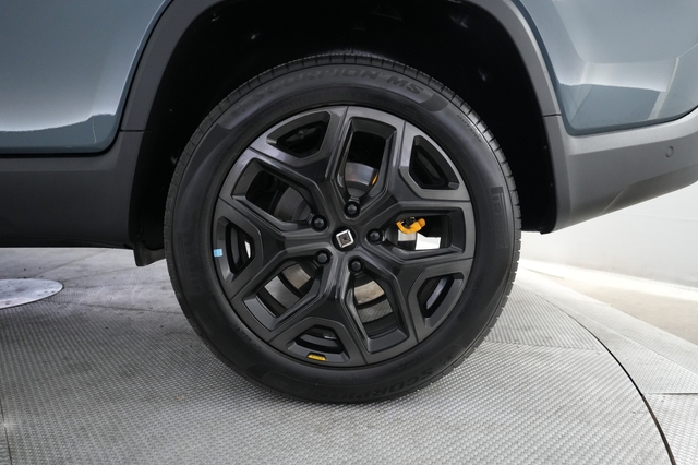 2025 Rivian R1T