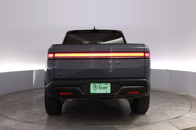 2025 Rivian R1T
