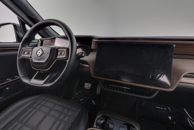 2025 Rivian R1T