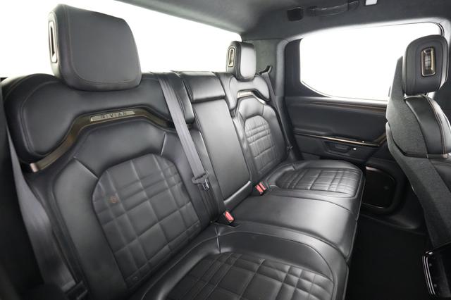 2025 Rivian R1T — photo 4 of 24