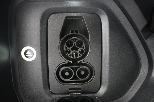 2025 Rivian R1T