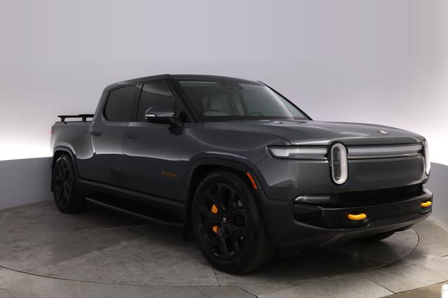 2025 Rivian R1T — photo 10 of 22