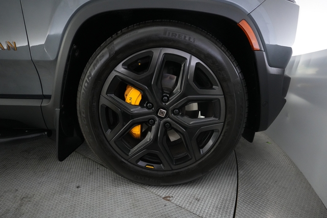 2025 Rivian R1T