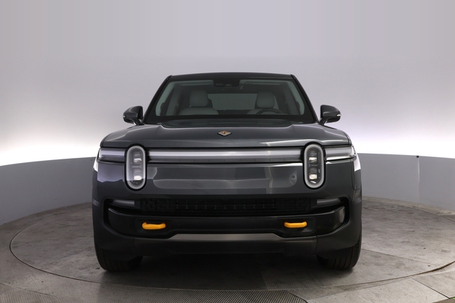 2025 Rivian R1T