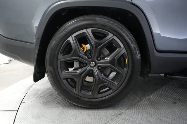 2025 Rivian R1T
