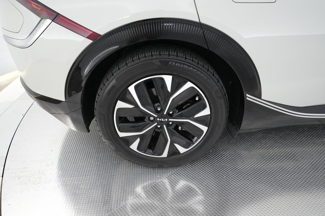 2023 Kia EV6 — photo 7 of 19