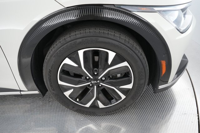 2023 Kia EV6 — photo 13 of 19