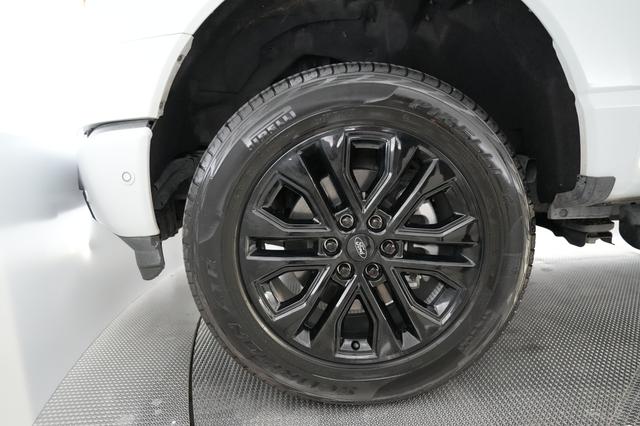 2023 Ford F-150 Lightning — photo 10 of 17