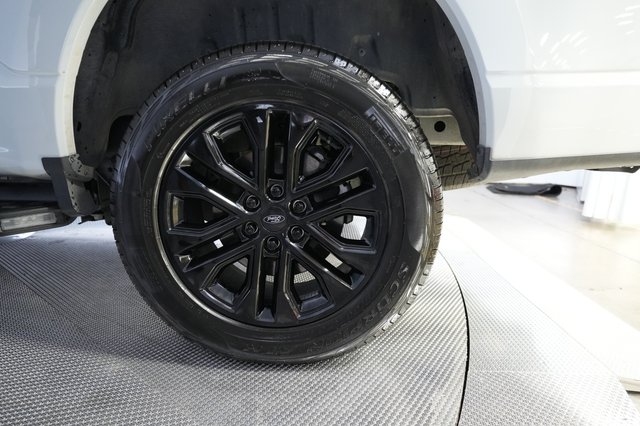 2023 Ford F-150 Lightning — photo 11 of 17