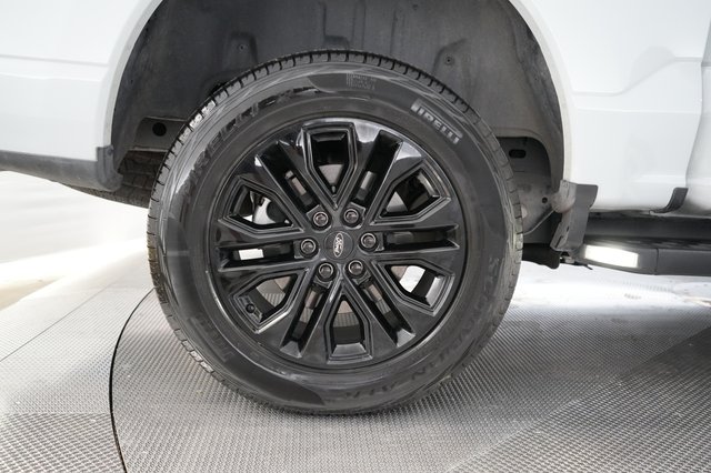 2023 Ford F-150 Lightning — photo 7 of 17