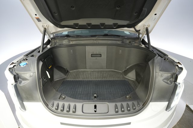 2023 Ford F-150 Lightning — photo 16 of 17