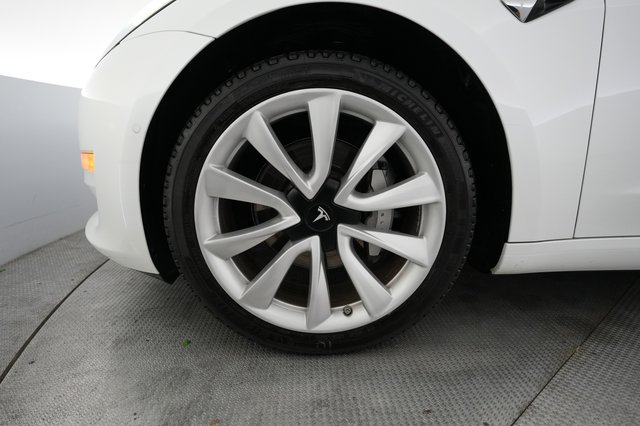 2020 Tesla Model 3 — photo 15 of 22