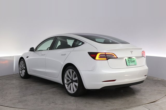 2020 Tesla Model 3 — photo 13 of 22