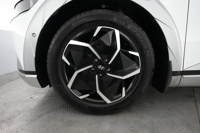 2024 Hyundai IONIQ 5 — photo 15 of 26