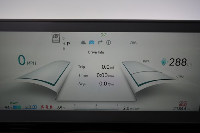 2024 Hyundai IONIQ 5 — photo 5 of 26