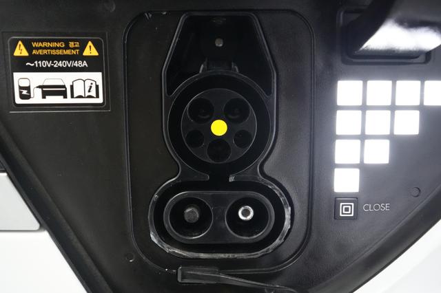 2024 Hyundai IONIQ 5 — photo 8 of 26