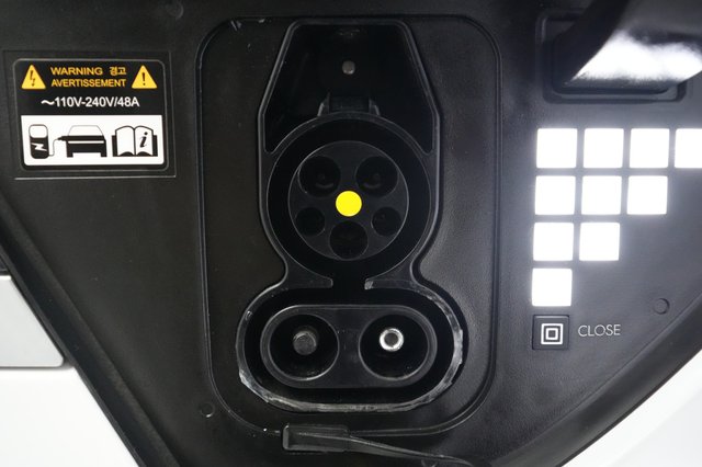 2024 Hyundai IONIQ 5 — photo 8 of 26