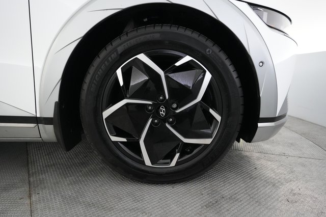 2024 Hyundai IONIQ 5 — photo 16 of 26