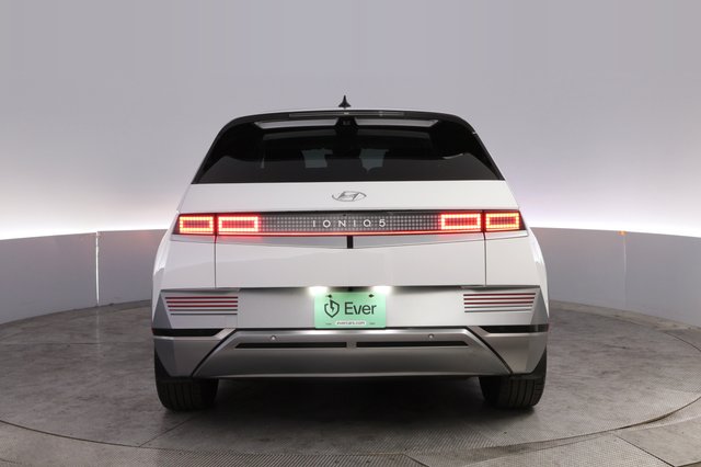 2024 Hyundai IONIQ 5 — photo 12 of 26