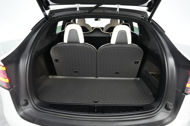 2023 Tesla Model X — photo 6 of 25