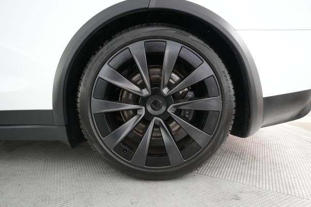 2023 Tesla Model X — photo 7 of 25