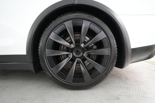 2023 Tesla Model X — photo 7 of 25