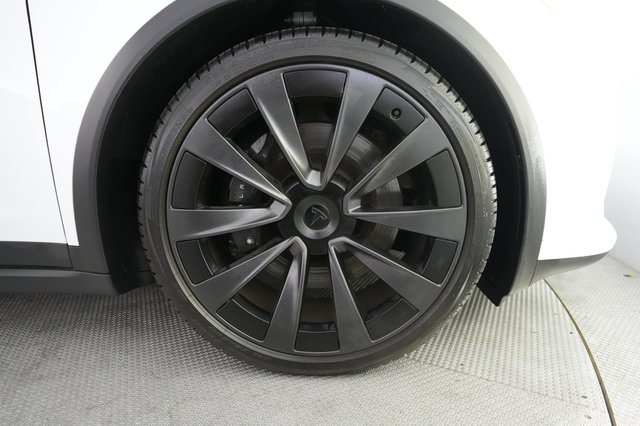 2023 Tesla Model X — photo 16 of 25