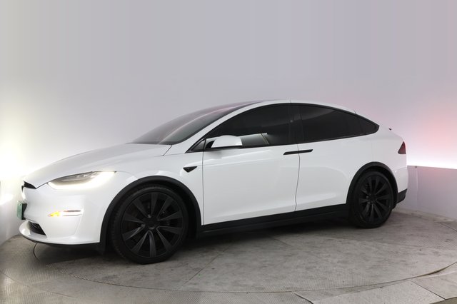 2023 Tesla Model X — photo 14 of 25