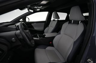 2023 Subaru Solterra — photo 3 of 18