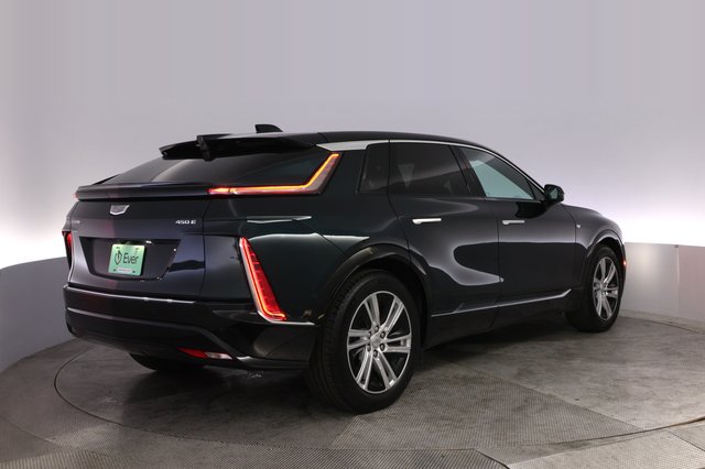 2024 Cadillac Lyriq — photo 2 of 23