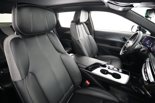 2024 Cadillac Lyriq — photo 18 of 23