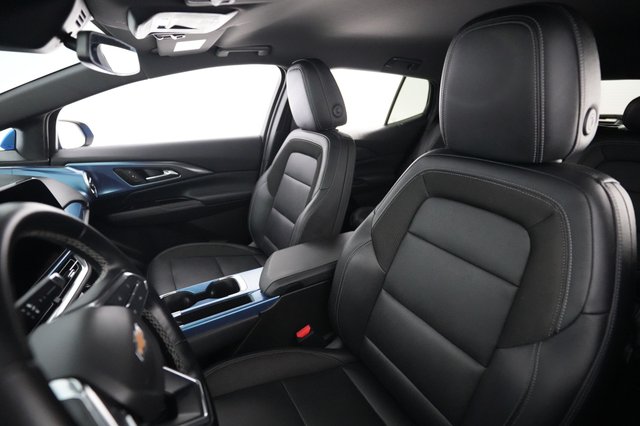 2024 Chevrolet Equinox EV — photo 3 of 27