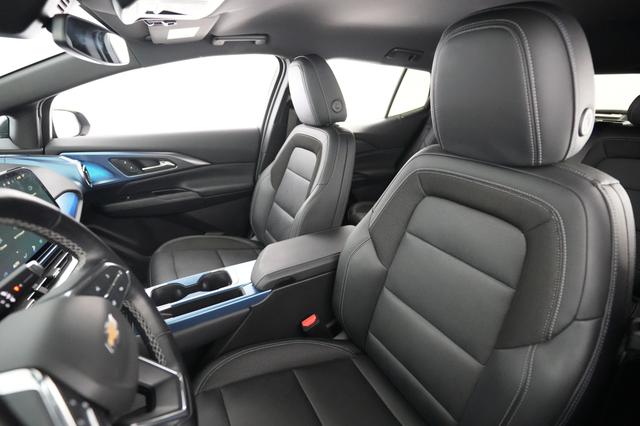 2024 Chevrolet Equinox EV — photo 3 of 23