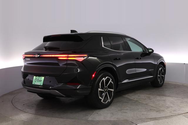 2024 Chevrolet Equinox EV — photo 2 of 23