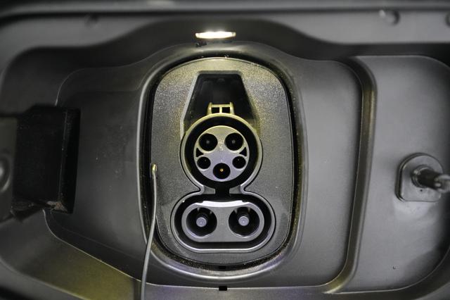 2024 Chevrolet Equinox EV — photo 8 of 23
