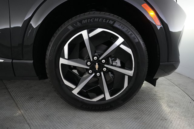 2024 Chevrolet Equinox EV — photo 16 of 23