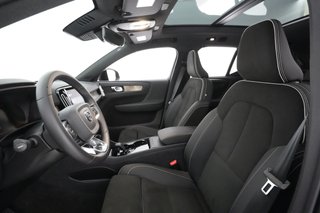 2023 Volvo XC40 Recharge — photo 17 of 31