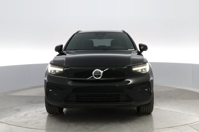 2023 Volvo XC40 Recharge — photo 6 of 31