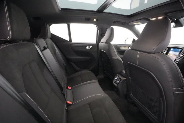 2023 Volvo XC40 Recharge — photo 3 of 31