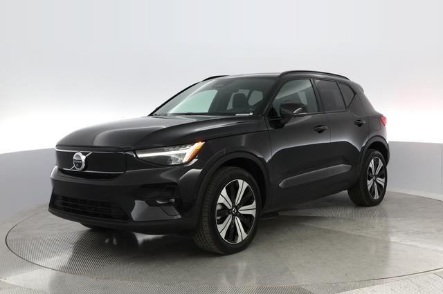 2023 Volvo XC40 Recharge — photo 5 of 31