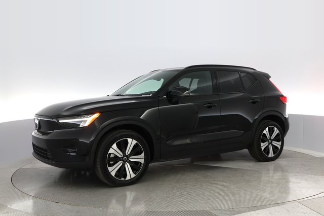 2023 Volvo XC40 Recharge — photo 12 of 31