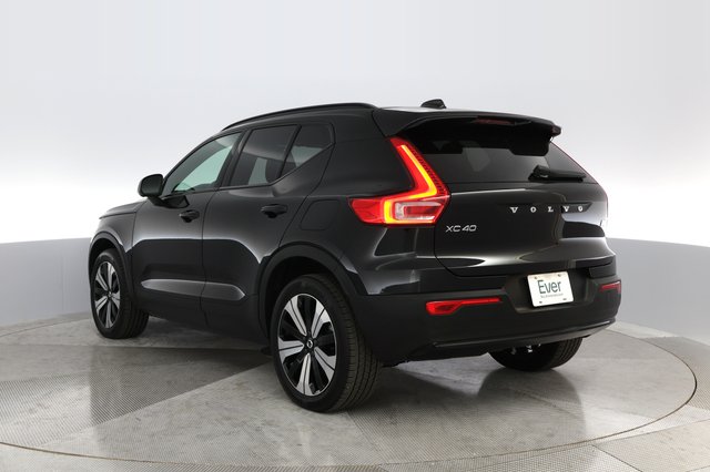 2023 Volvo XC40 Recharge — photo 11 of 31