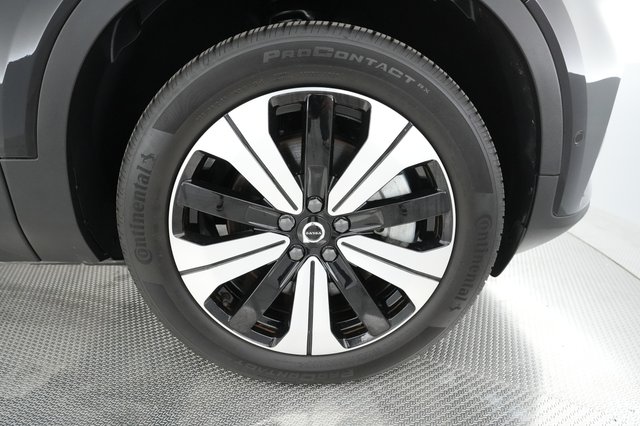 2023 Volvo XC40 Recharge — photo 15 of 31